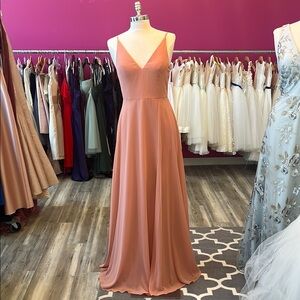 Elegant Peach Sleeveless Dress